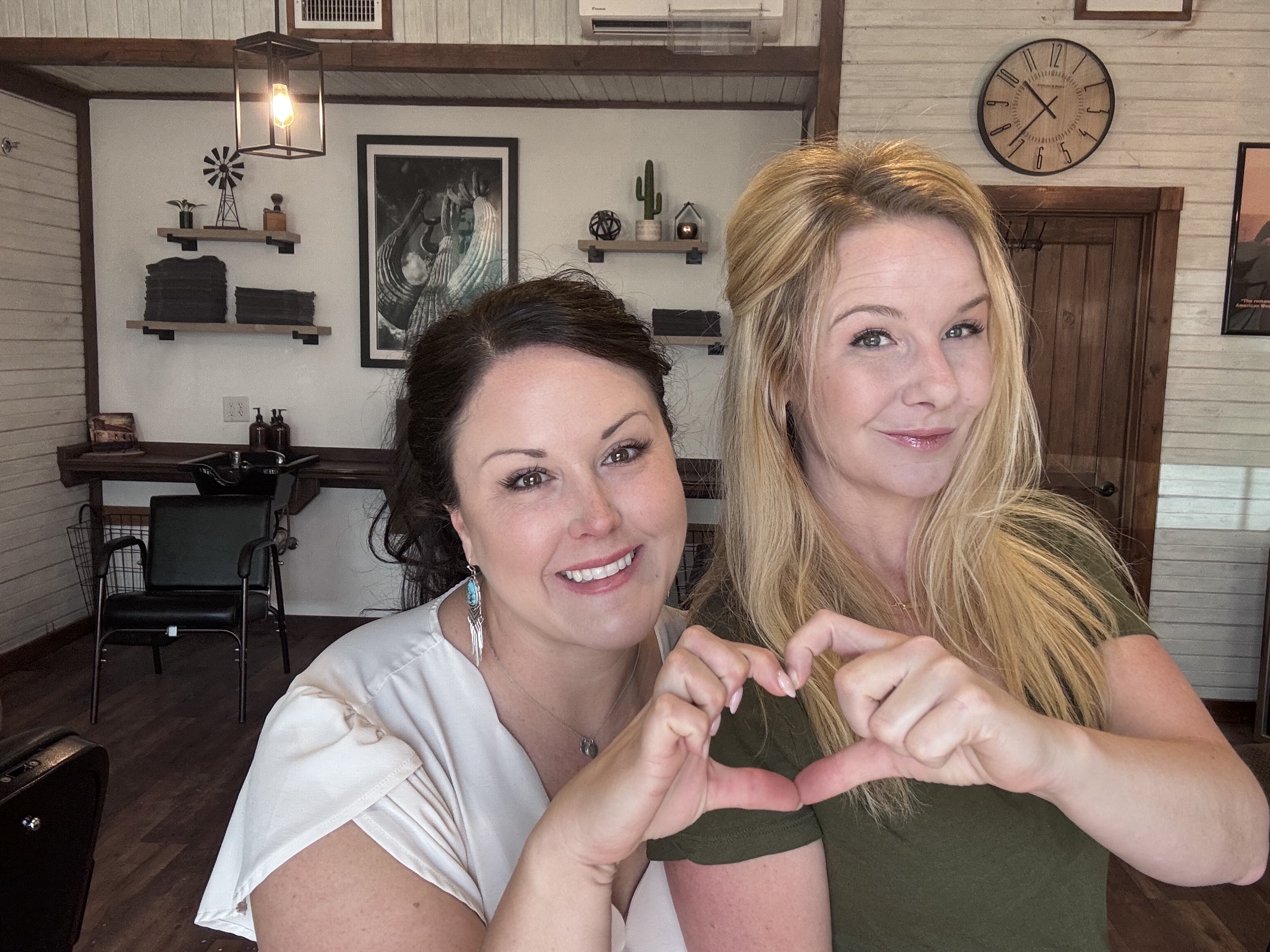 Danette and Elisabeth - The Flatland Grooming team